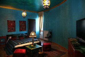 Standard dubbelrum - balkong | Duntäcken, individuell inredning, unika möbler och skrivbord