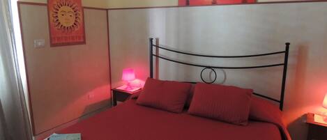 Triple Room | 1 bedroom, individually furnished, desk, iron/ironing board