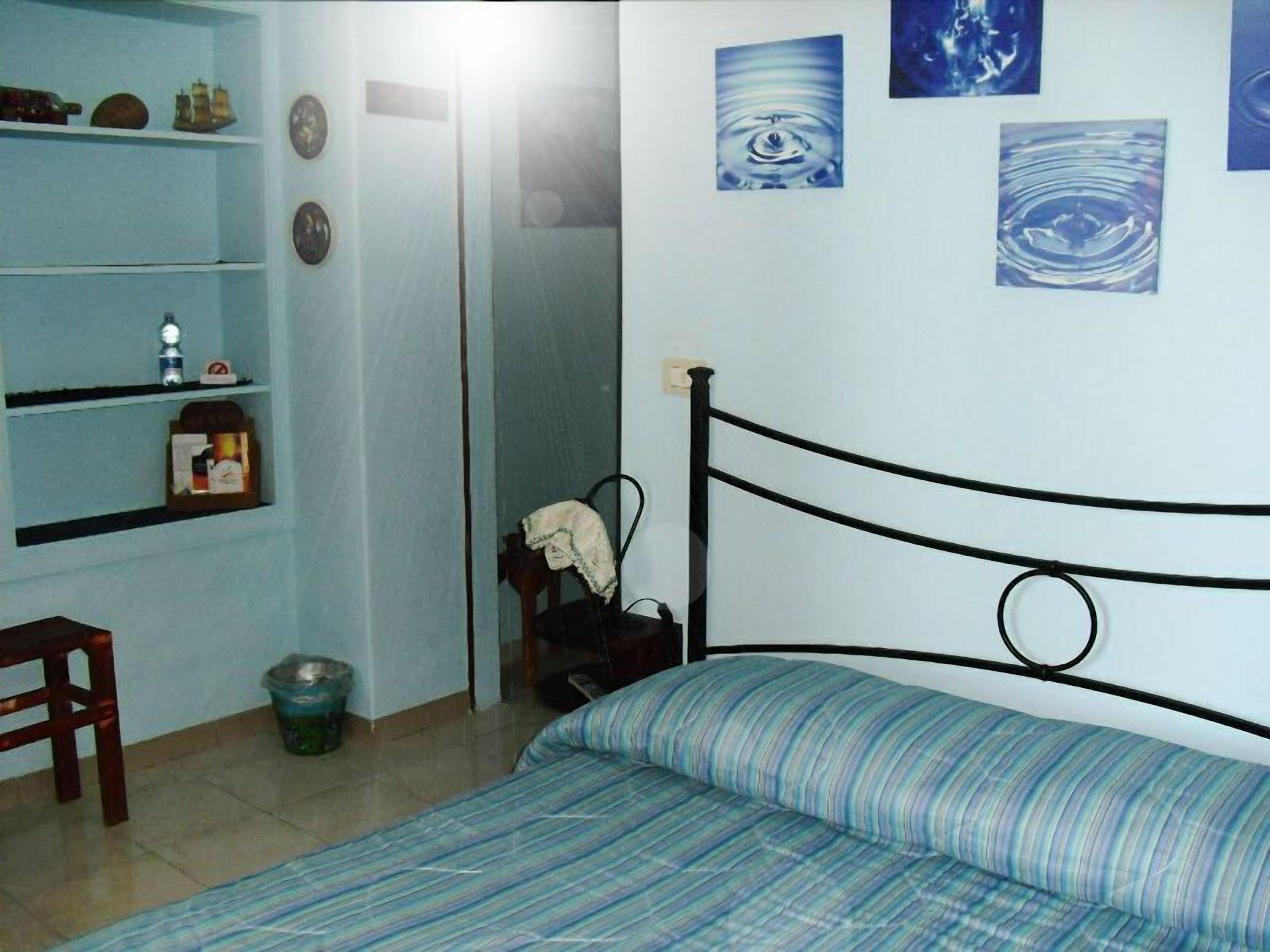 1 bedroom, individually furnished, desk, iron/ironing board