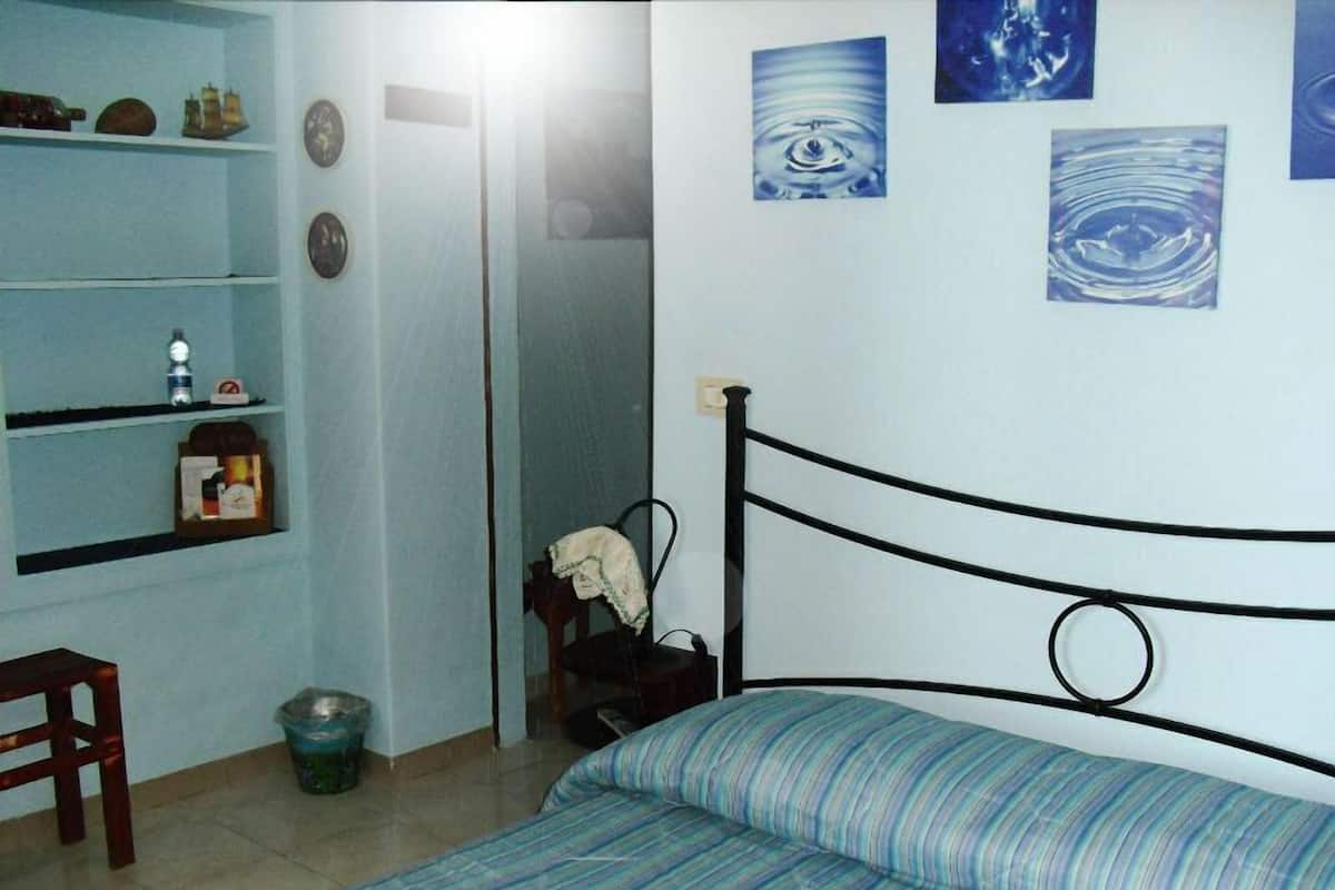 1 bedroom, individually furnished, desk, iron/ironing board