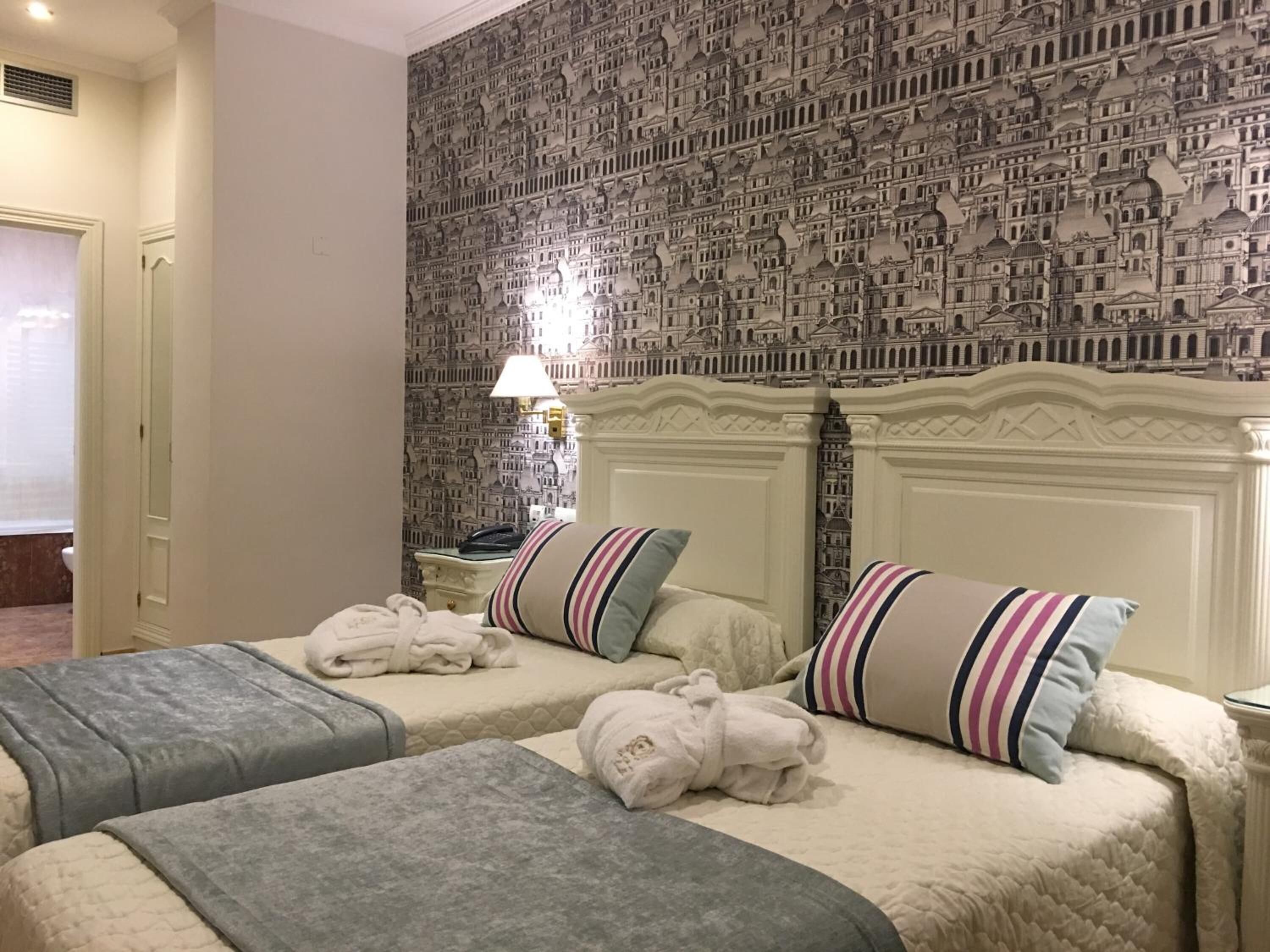 premium bedding, in-room safe, individually furnished, desk