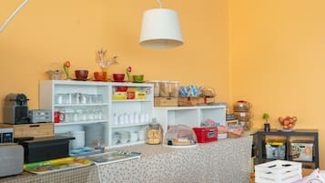 Petit déjeuner continental servi tous les jours en supplément