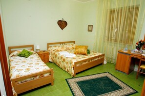 Minibar, desk, rollaway beds, free WiFi