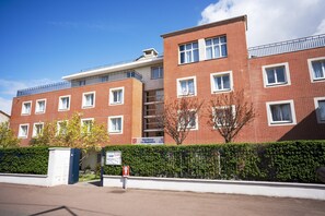 Front of property - Séjours & Affaires Créteil Le Magistere (Creteil)