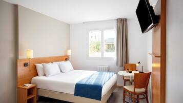 Bureau, lits bébé (gratuits), Wi-Fi gratuit, draps fournis