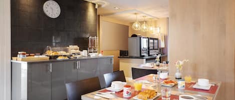Daily buffet breakfast (EUR 12 per person)