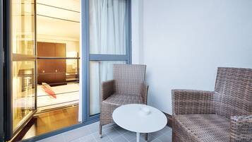 1 bedroom, hypo-allergenic bedding, down comforters, in-room safe