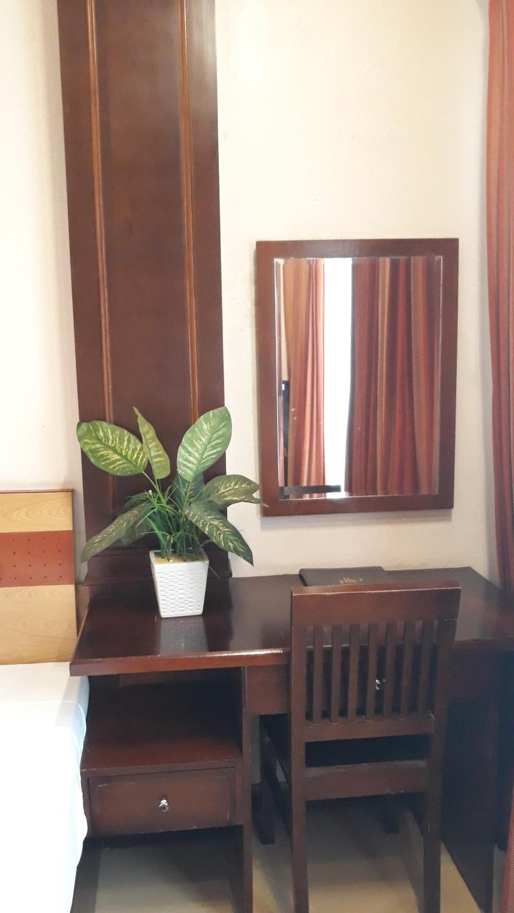 minibar, in-room safe, desk, blackout curtains