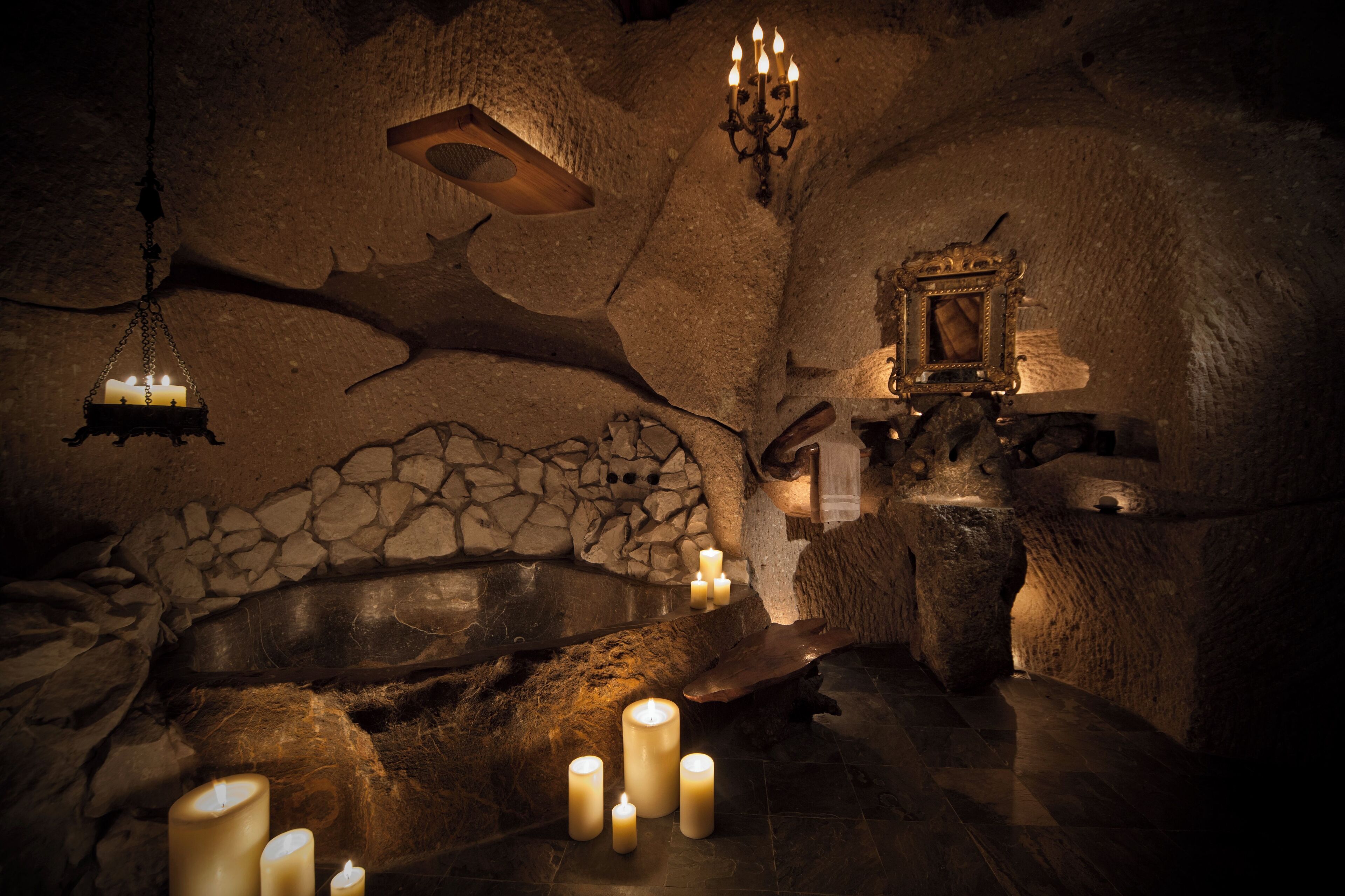 Signature Suites | Baño | Artículos de higiene personal gratuitos, secador de pelo y albornoces