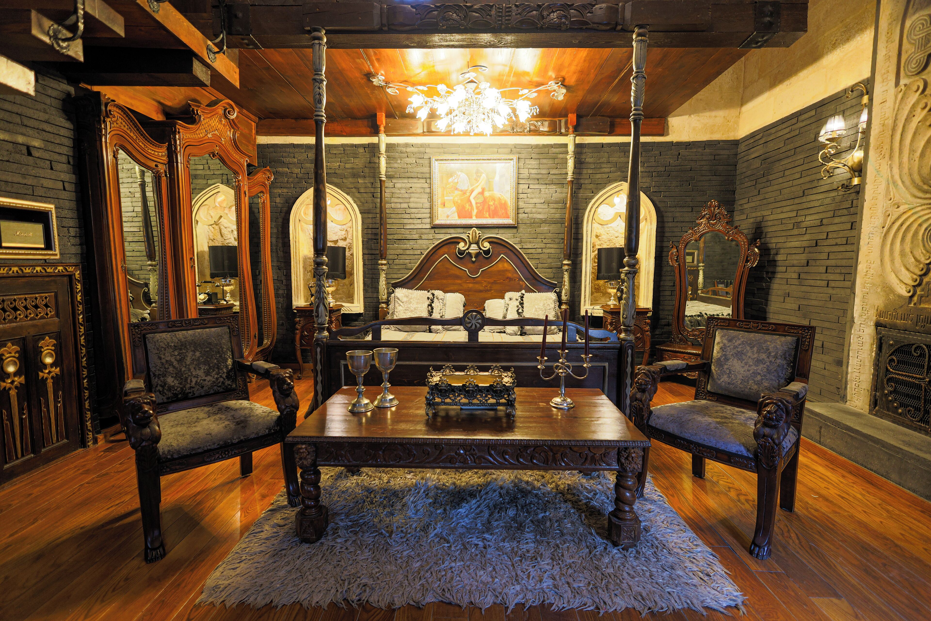 Signature Suites | Ropa de cama de alta calidad, edredones de plumas, minibar y caja fuerte