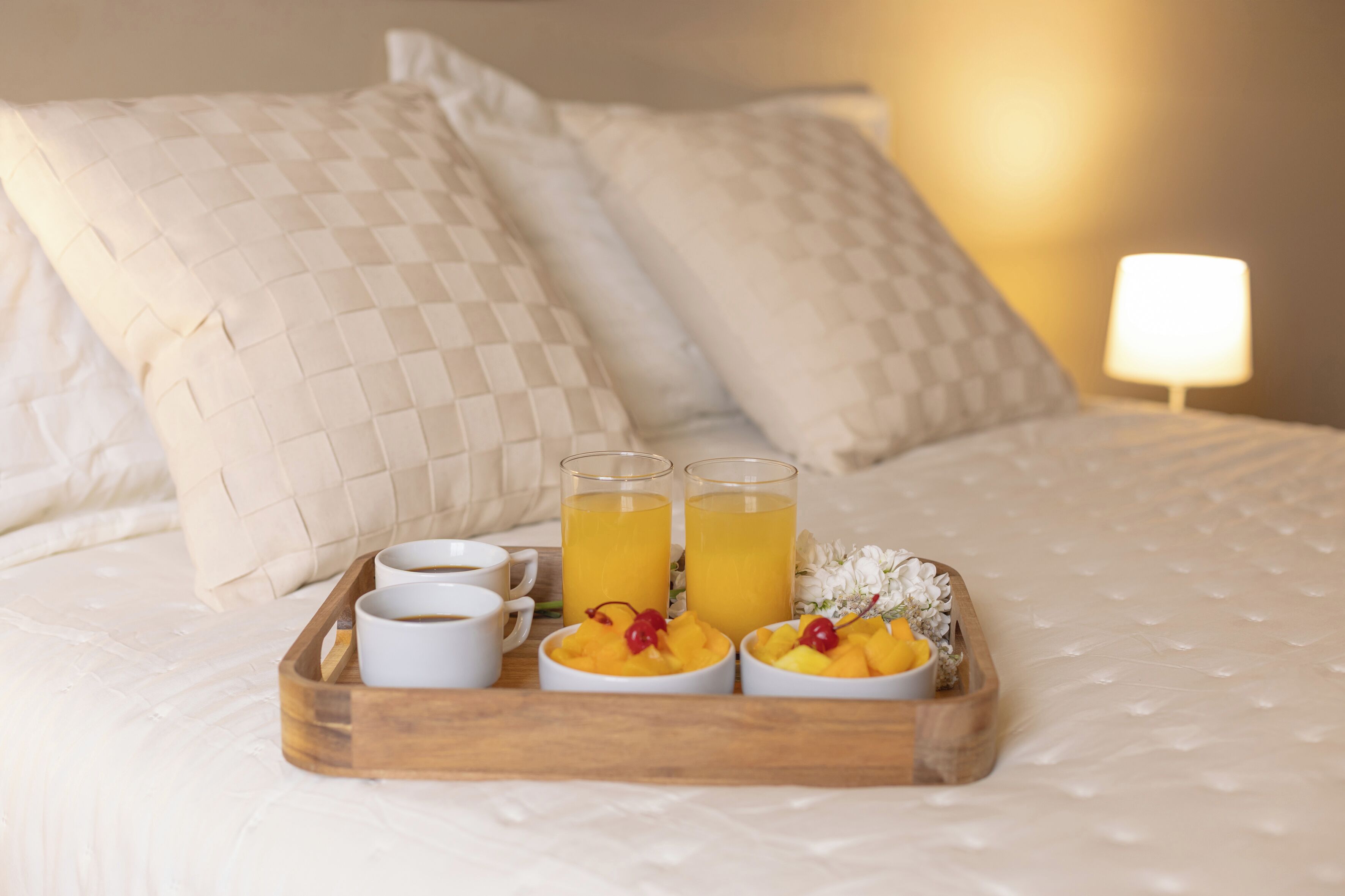 junior suite | down duvets, minibar, in-room safe, individually furnished