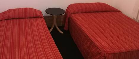 防音設備、可動式ベッド、WiFi (無料)