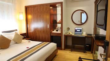 Premium bedding, pillowtop beds, minibar, in-room safe