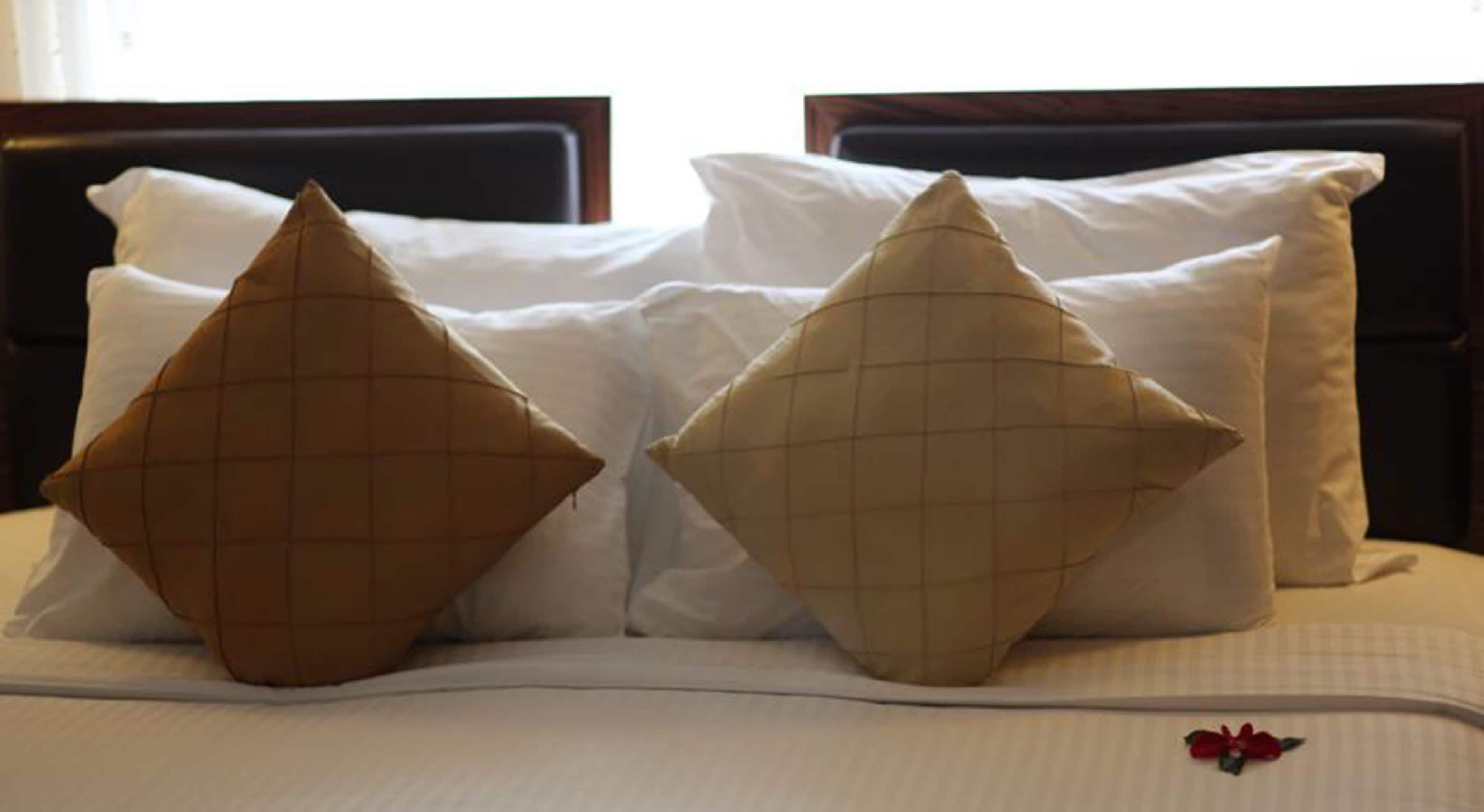 superior room | premium bedding, pillow-top beds, minibar, in-room safe