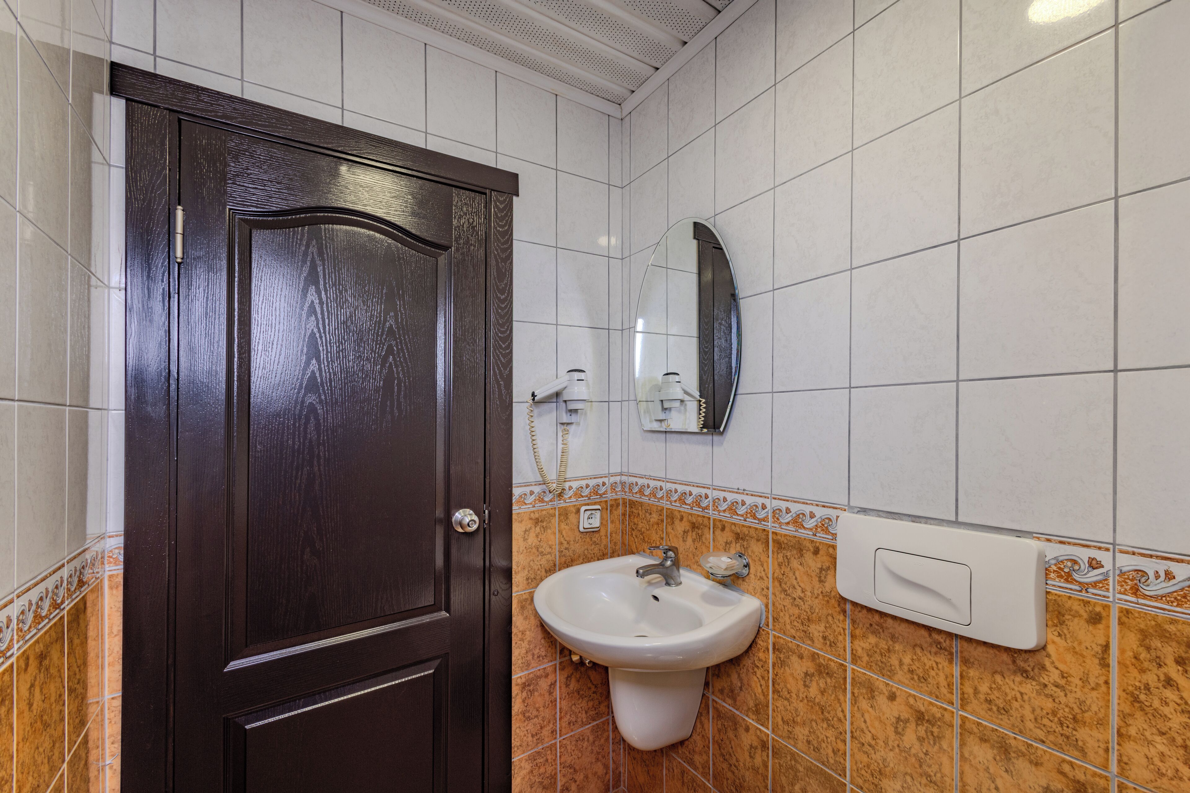 standard room | bathroom | shower, free toiletries, hair dryer, slippers