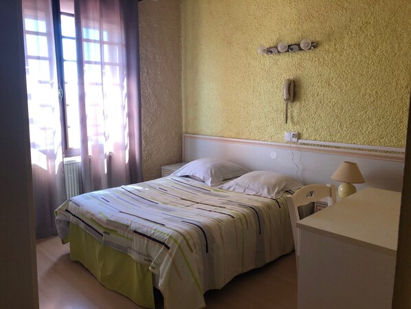 1 bedroom, free cots/infant beds, free WiFi