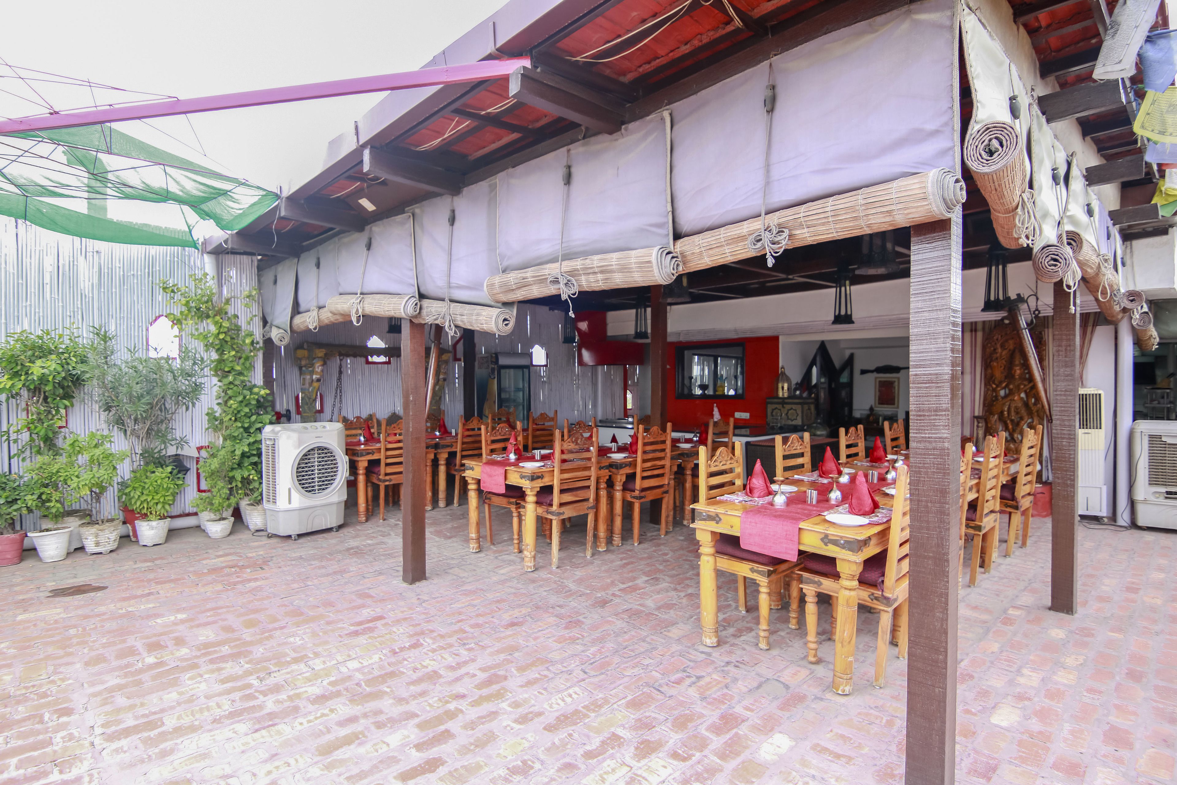 breakfast, lunch, dinner served; al fresco dining