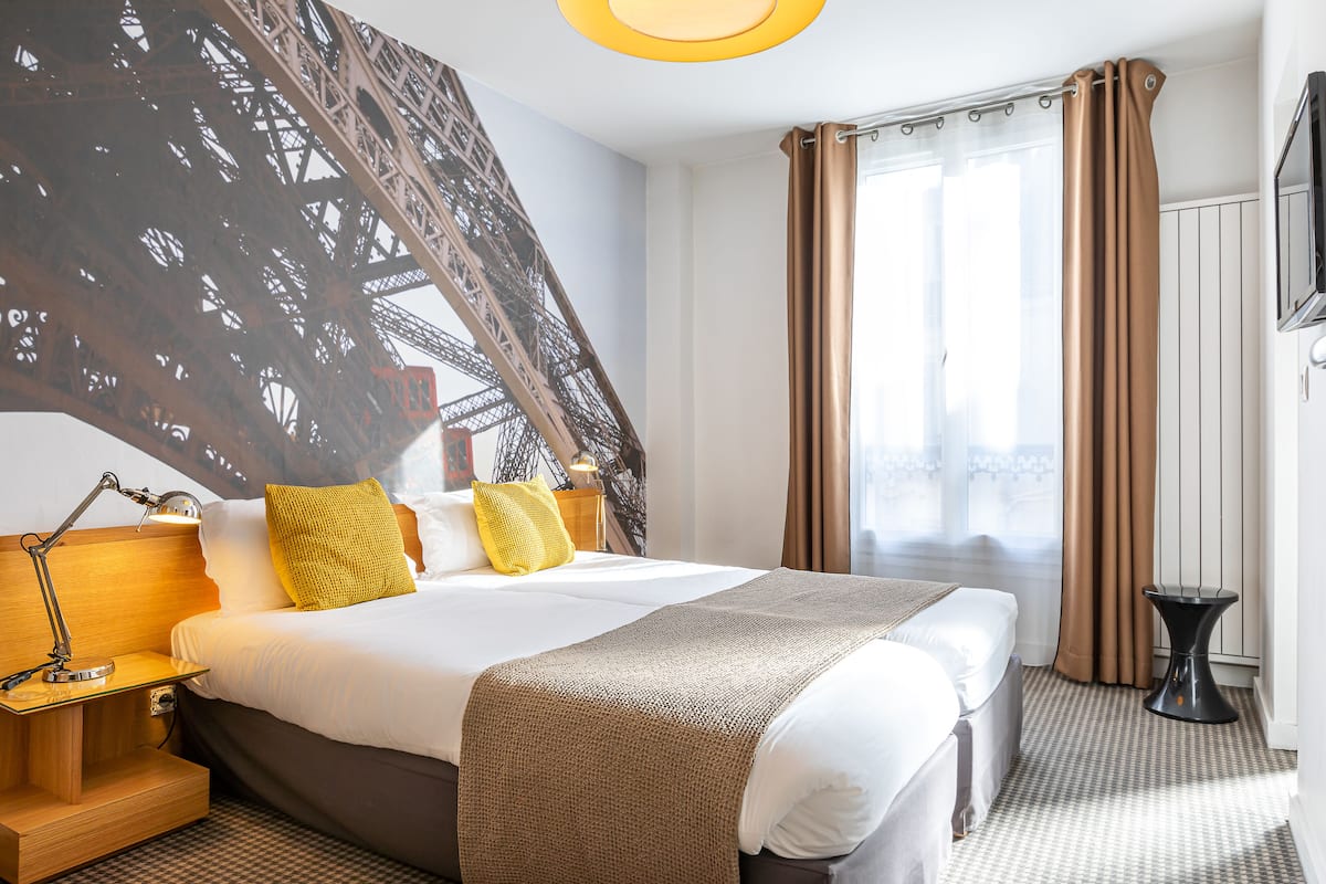 Standard Twin Room | In-room safe, desk, blackout drapes, soundproofing