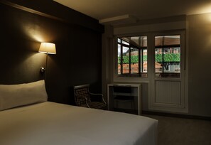 10 bedrooms, premium bedding, individually decorated, soundproofing - Hotel Bilbi (Bilbao)