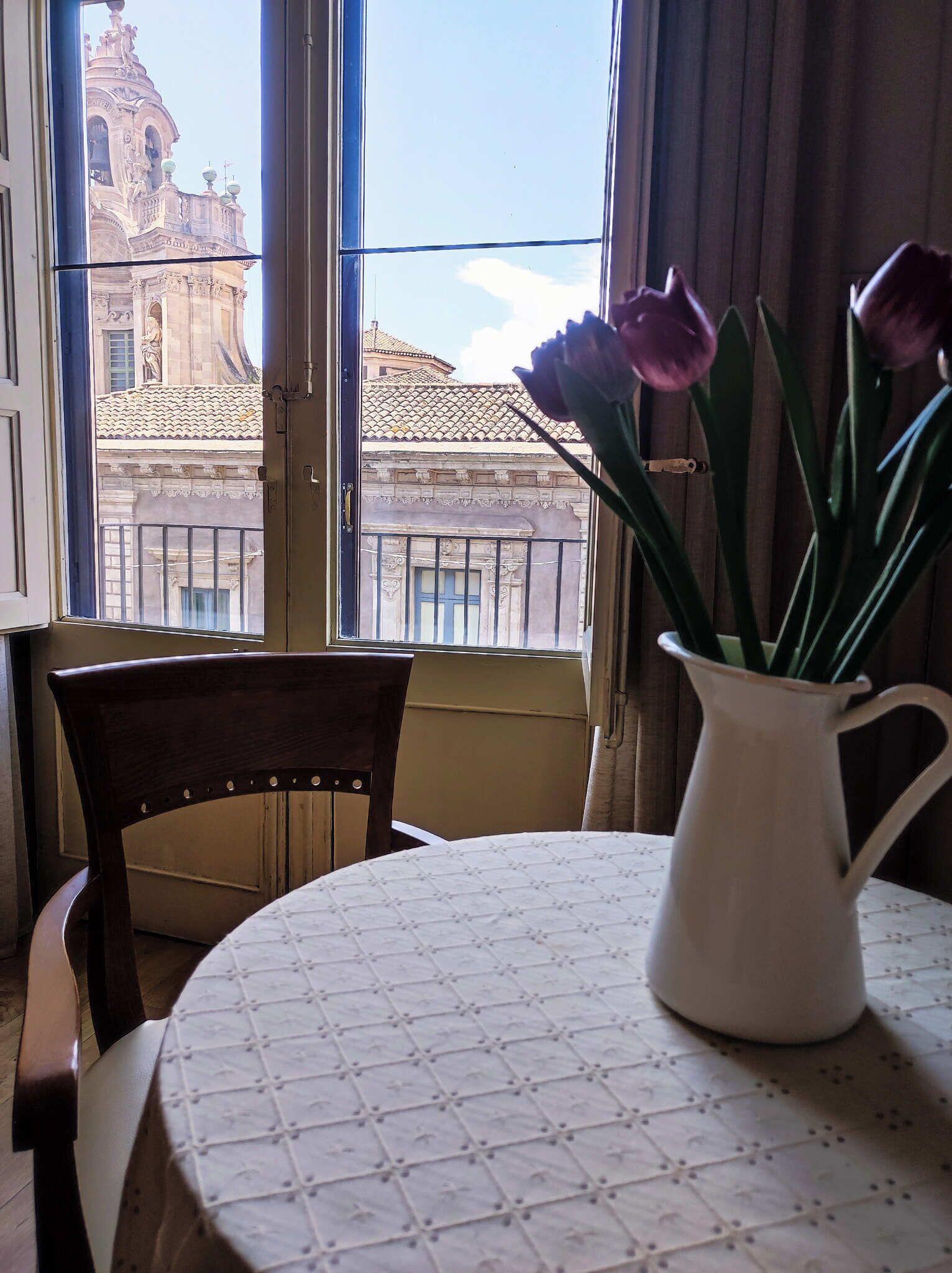 Camera Superior Con Vista | Zimmersafe, Schreibtisch, Verdunkelungsvorhänge, schallisolierte Zimmer