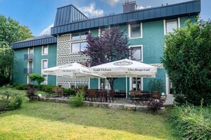 Breakfast and dinner served, German cuisine - Hotel Hirsch (Heidenheim an der Brenz)