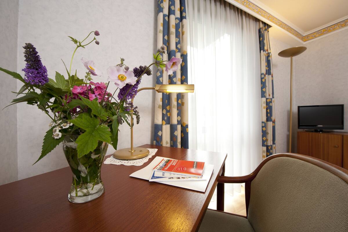 Hypo-allergenic bedding available, in-room safe, desk