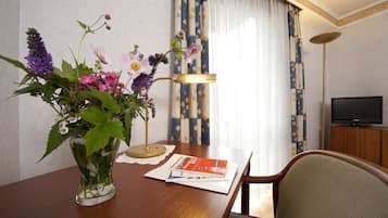 Hypo-allergenic bedding, in-room safe, desk, iron/ironing board