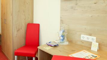 Hypo-allergenic bedding, in-room safe, desk, iron/ironing board