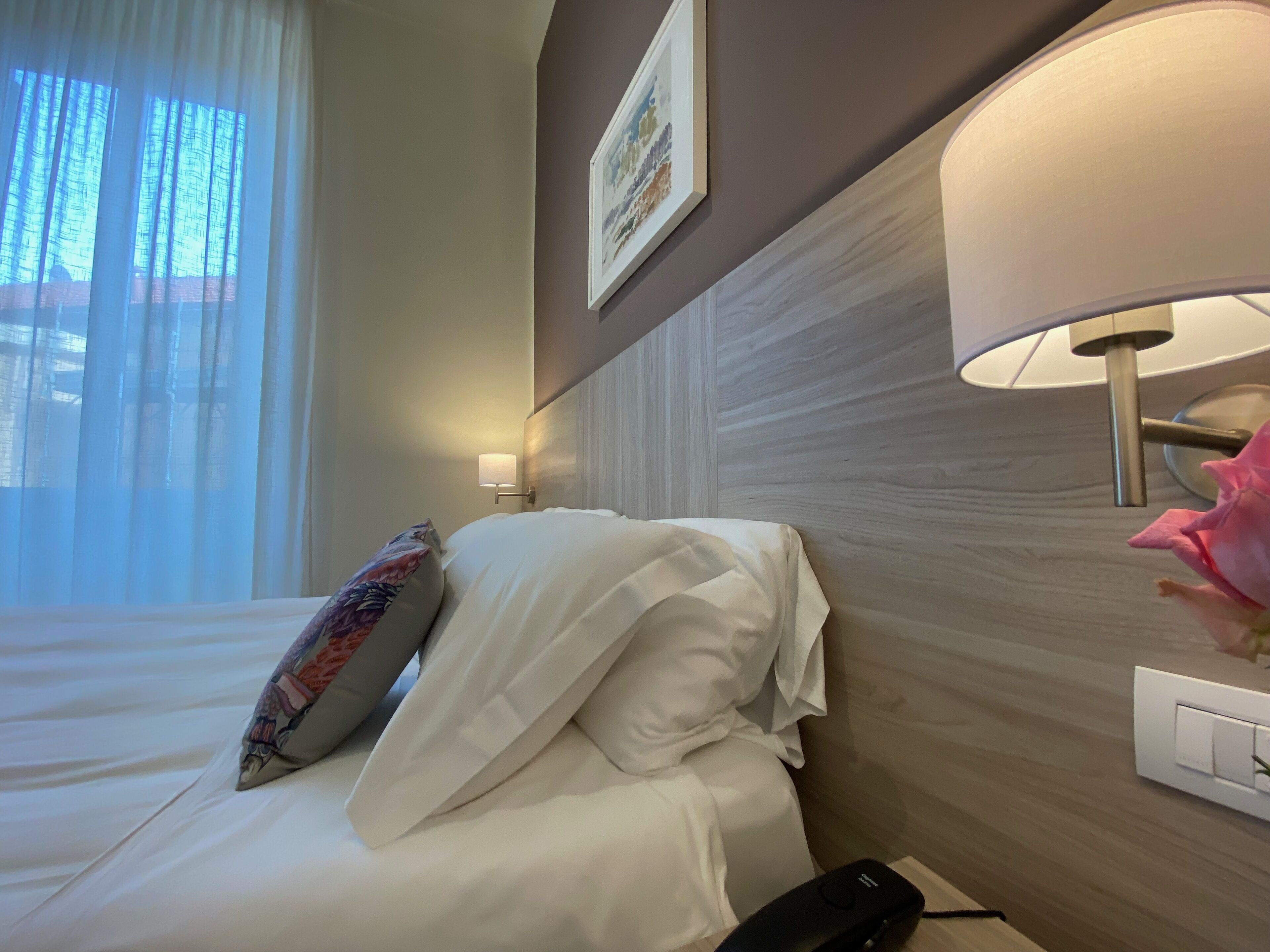 double room | minibar, in-room safe, desk, free wifi