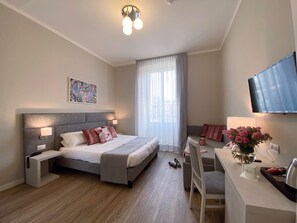 Minibar, in-room safe, desk, free WiFi