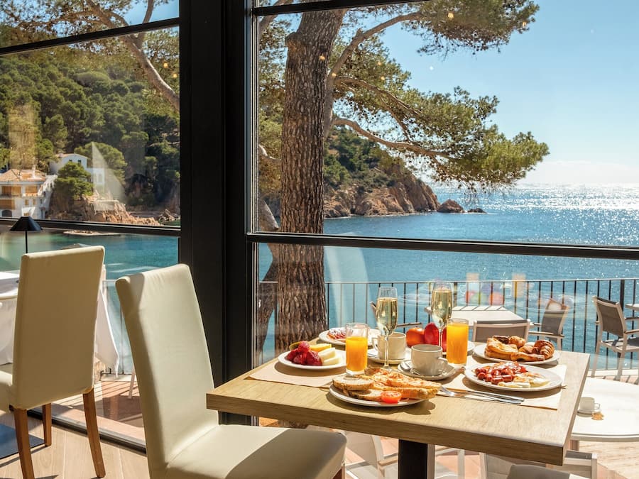 Dagelijks ontbijtbuffet (EUR 18 per persoon)