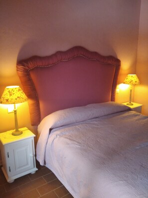 Romantic Room, Garden View
