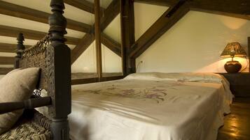 Family Suite, Kitchenette | Egyptian cotton sheets, down comforters, desk, iron/ironing board