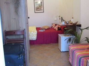 Economy Room, 1 Queen Bed | View from room - Puesta de Sol (Tramonti)