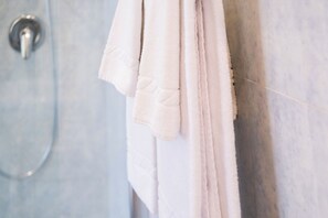Studio Apartment for 2 people with kitchenette | 浴室 | 免費梳洗用品、風筒、坐浴桶、提供毛巾