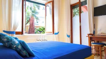 Appartement studio pour 2 personnes with kitchenette | Literie de qualité supérieure, bureau, rideaux occultants