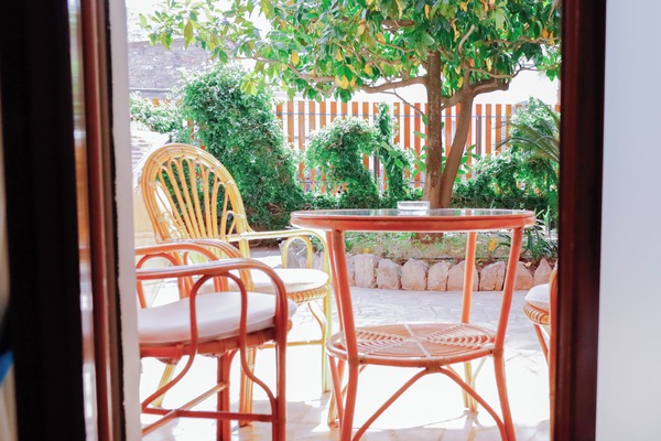 Studio Apartment for 3 people with kitchenette and sofa bed | Terrace/patio