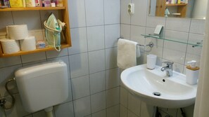 Apartment for 2 people | Bathroom | Hair dryer, slippers, towels