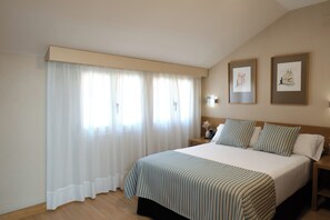 1 bedroom, premium bedding, down comforters, minibar - Windsor Puerta del Sol (Madrid)