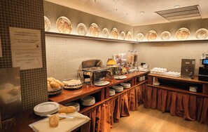 Breakfast, lunch and dinner served - Windsor Puerta del Sol (Madrid)
