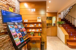 Flat-screen TV - Windsor Puerta del Sol (Madrid)