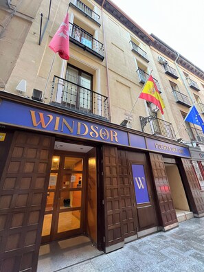 Front of property - Windsor Puerta del Sol (Madrid)