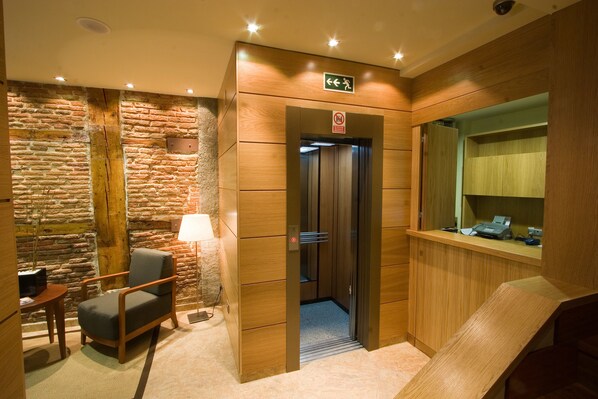 ロビー応接スペース