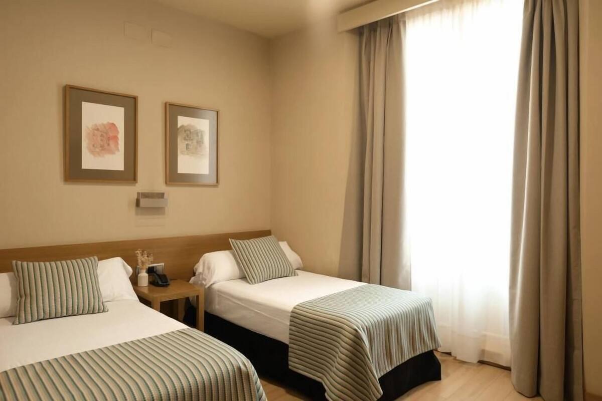 1 bedroom, premium bedding, down comforters, minibar