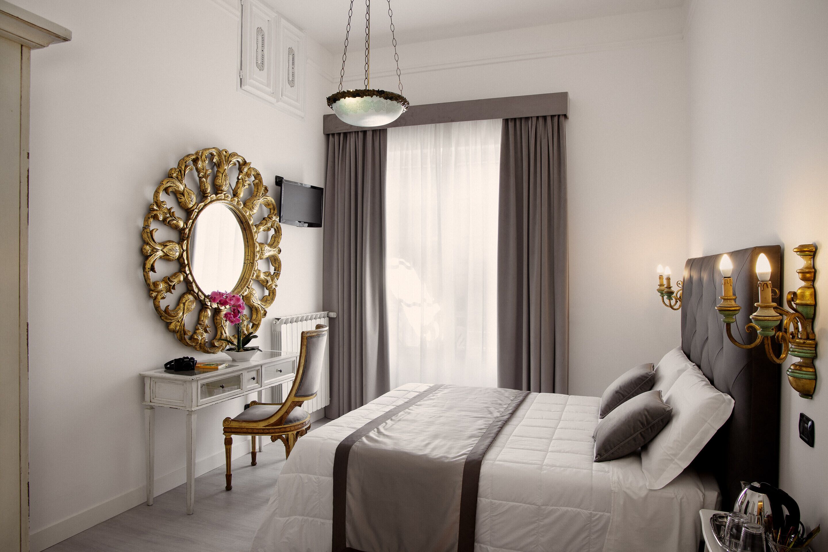 Classic Double or Twin Room | Down comforters, minibar, in-room safe, desk