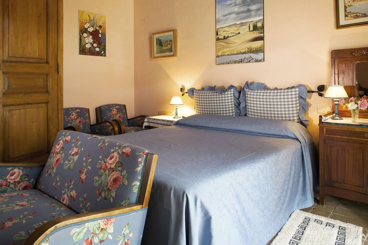 Superior Apartment | Rollaway beds, free WiFi