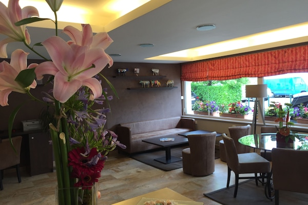 Coin salon dans le hall