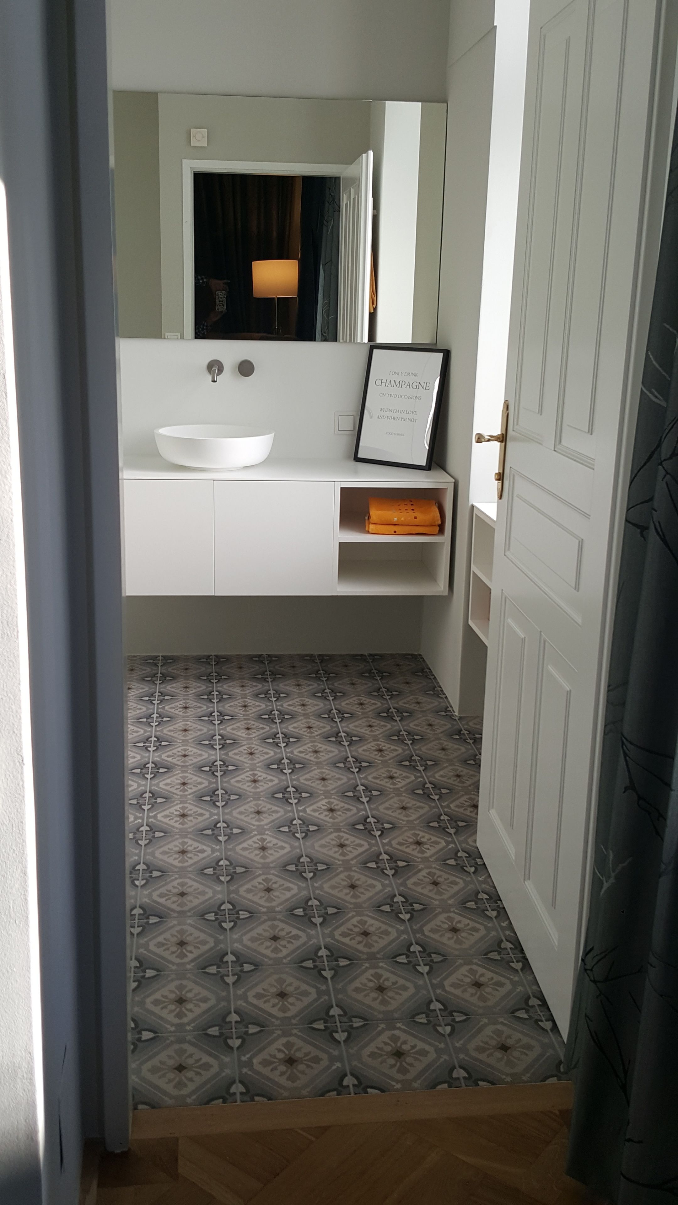 junior double room | bathroom | shower, free toiletries, hair dryer, towels