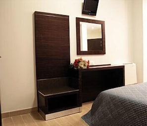 Minibar, in-room safe, desk, free WiFi - Hotel Alla Bianca (Mestre)