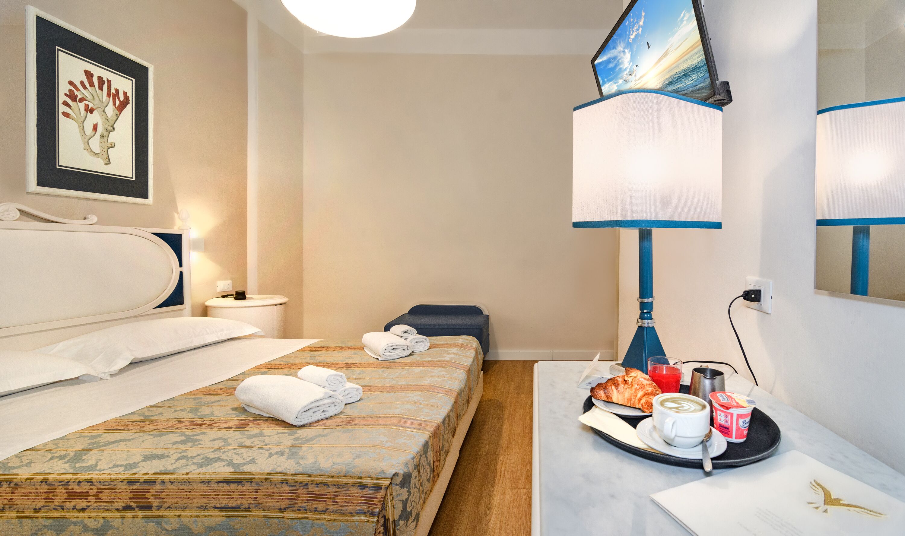 triple room, sea view | hypo-allergenic bedding, minibar, in-room safe, free wifi